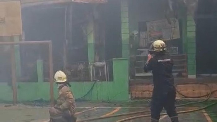 Sejumlah ruangan di SDN Pondok Bambu 01 Pagi, Duren Sawit, Jakarta Timur, kebakaran (tangkapan layar)