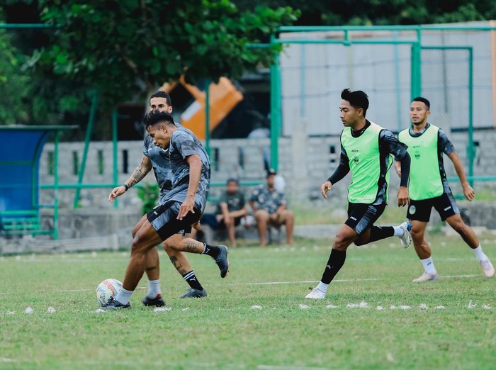 Sesi latihan PSIM Jogja, Selasa (23/7/2024).