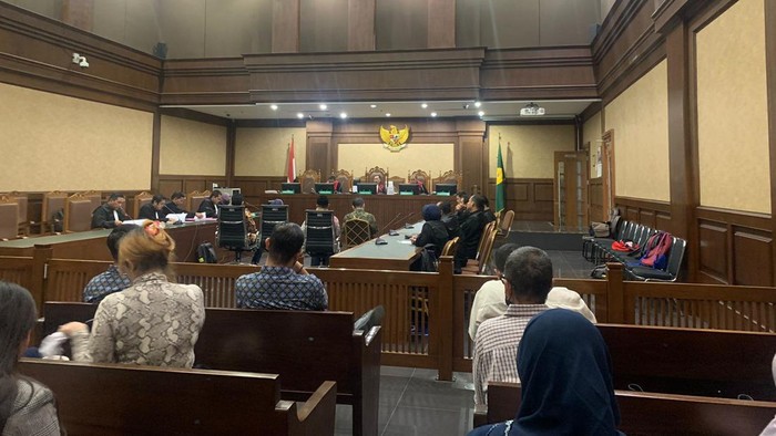 Sidang replik kasus korupsi Tol MBZ