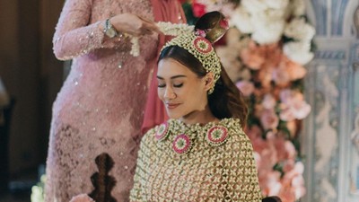 8 Potret Aaliyah Massaid dengan Sanggul Jawa & Makeup Nude Saat Siraman
