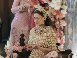 8 Potret Aaliyah Massaid dengan Sanggul Jawa & Makeup Nude Saat Siraman