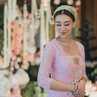 Mendekati hari pernikahan, Aaliyah Massaid dan Thariq Halilintar melangsungkan pengajian dan siraman bersamaan. Prosesi tersebut digelar di Hotel Tentrem Jakarta, Tangerang Selatan, Jawa Barat. Foto: Instagram/@aaliyah.massaid @leoafandi_