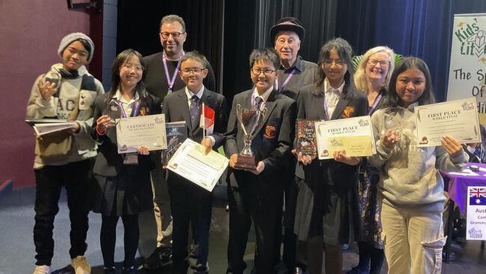 Siswa Indonesia menorehkan prestasi di bidang literatur internasional.