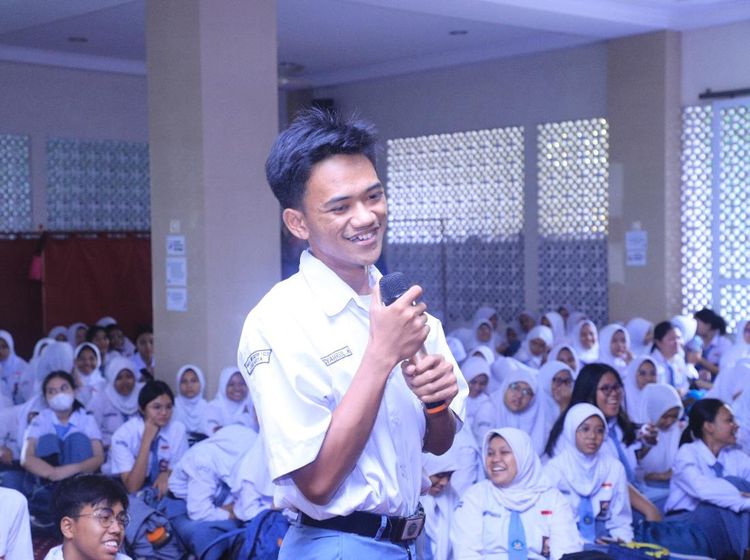 Sosialisasi untuk Pelajar Peduli Sampah demi Keberlanjutan
