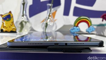 Kapasitas RAM-nya adalah 8GB, dan storage 256GB yang masih bisa ditambah menggunakan microSD hingga 1,5TB.  Foto: detikINET/Anggoro Suryo Jati