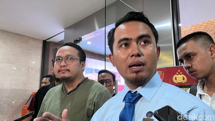 Advokat bernama Muhammad Rizky Abdullah melaporkan Wanda Harra ke Bareskrim (Rumondang Naibaho/detikcom)