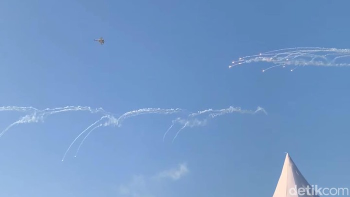 Aerobatic show pembukaan F8 Makassar 2024