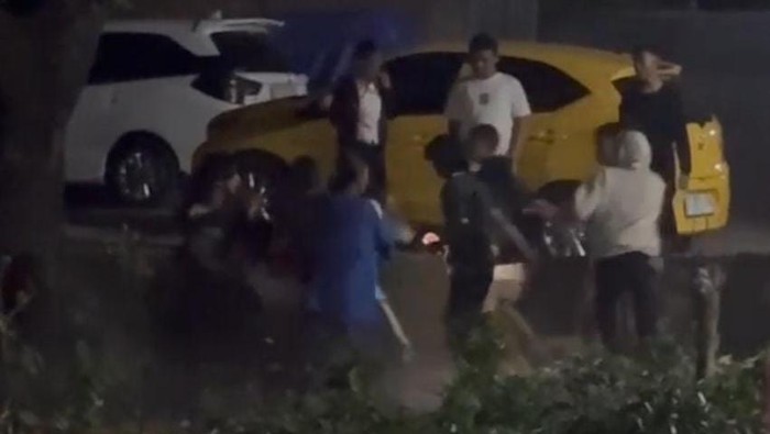 Aksi pengeroyokan kepada 2 perantau di Makassar.
