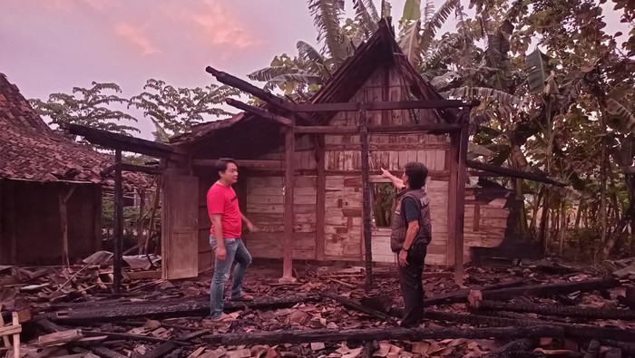 Anak di Ngawi bakar rumah orang tuanya
