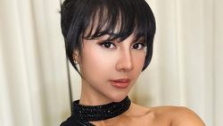 Anya Geraldine Sexy In Black