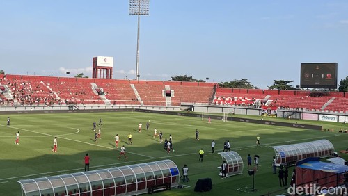 Pertandingan Bali United melawan Madura United. Serdadu Tridatu kalah 2-3 atas Laskar Sapeh Kerrab. (Ida Bagus Putu Mahendra/detikBali)