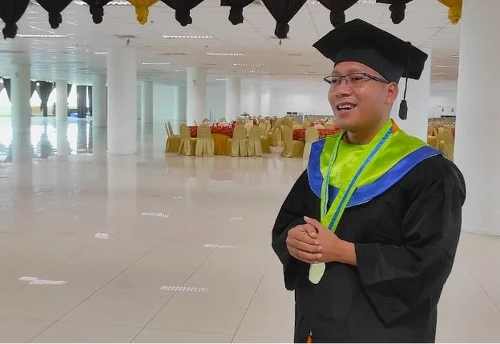 Biksu Asal Kamboja Tamatkan Kuliah S2 di Unesa