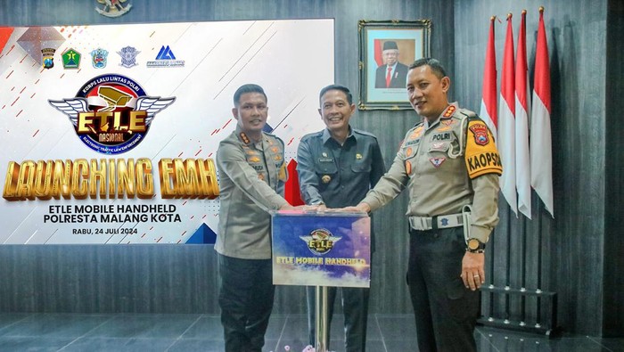 Dirlantas luncurkan Traffic Engineering & Education Center serta Electronic Mobile Handheld (EMH) di Polresta Malang Kota