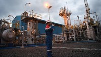 Lifting gas juga diprediksi akan terus naik tajam seiring dengan program pengeboran di Prabumenang (PMN), Lavatera (LVT) dan Struktur Lembak (LBK).
