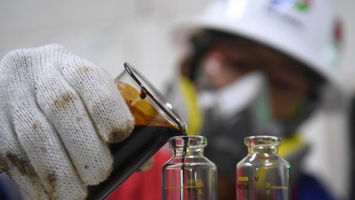 Prabumulih, salah satu kota di Provinsi Sumatera Selatan, dikenal sebagai salah satu situs rintisan industri hulu perminyakan di tanah air sejak era kolonial yang tetap produktif hingga sekarang.