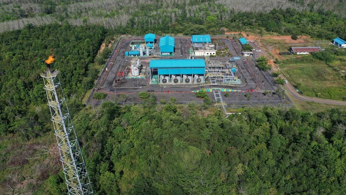 Prabumulih, salah satu kota di Provinsi Sumatera Selatan, dikenal sebagai salah satu situs rintisan industri hulu perminyakan di tanah air sejak era kolonial yang tetap produktif hingga sekarang.