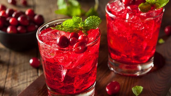 Duh! Sekeluarga Sakit Usai Diduga Konsumsi Jus Cranberry Beracun
