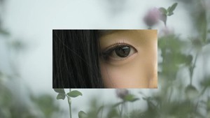 Ada juga shot-shot detail seperti mata member yang satu ini. (Foto: dok. ATTRAKT)