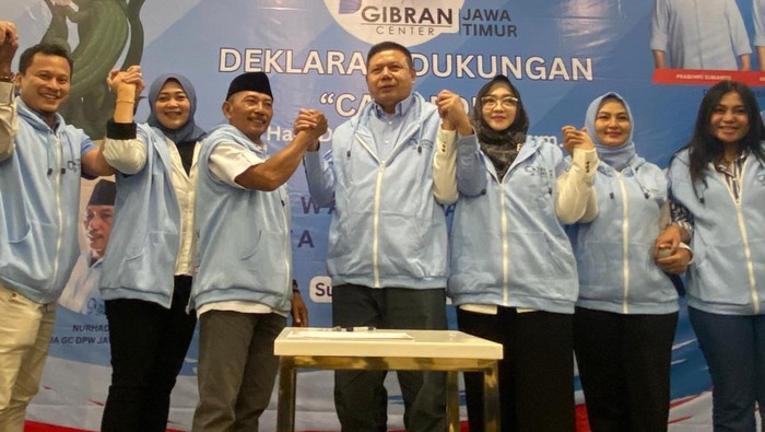 Hadi Dediansyah (tengah).
