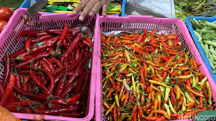 Harga cabai di Surabaya makin pedas