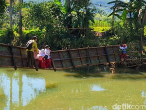 Jembatan Miring di Sukabumi Bakal Diperbaiki
