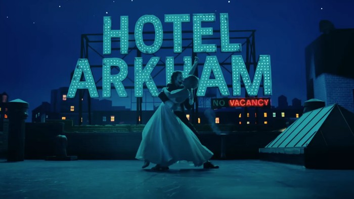 Joker: Folie a Deux Cuplikan adegan dalam film Joker: Folie a Deux.