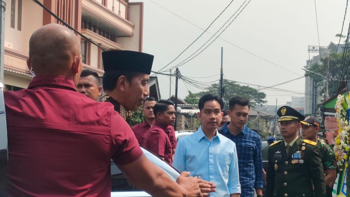 Presiden dan Wali Kota Berkumpul untuk Memberikan Penghormatan Terakhir kepada Hamzah Haz