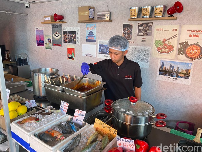 Koryo Jjampong Koryo Jjampong: Restoran Korea bergaya ala Pasar Gwangjang di Korea.