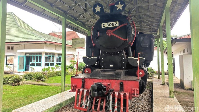 Lokomotif uap C3082 yang berada di Museum Subkoss Lubuklinggau.