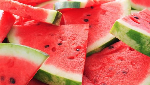 5 Manfaat Sehat Jika Rajin Makan Semangka Saat Musim Panas