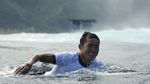 Melihat Aksi Rio Waida Taklukkan Ombak Jelang Olimpiade Paris