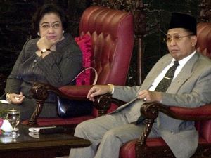 Istri Cerita Kedekatan Hamzah Haz dan Megawati