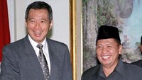 Sebelum itu, Hamzah Haz juga pernah menjabat sebagai Menteri Investasi pada era Presiden BJ Habibie. (AFP/EDY WAHYUDI)  