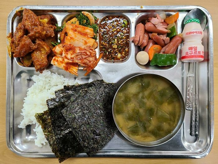 10 Tampilan Menu Makan Siang di Sekolah-sekolah di Dunia