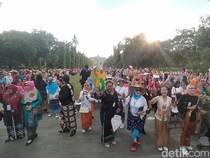 Meriahnya Perayaan Hari Kebaya Nasional di Candi Borobudur