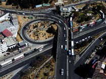 Penampakan Panjangnya Antrean Pengisian Solar di Bolivia