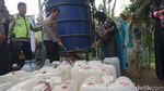 Penyaluran Bantuan Air Bersih di Mojokerto