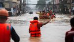 Potret Jalanan di Filipina Bak Sungai Imbas Topan Gaemi