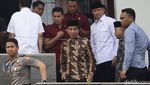 Potret Jokowi Didampingi Gibran Melayat ke Rumah Duka Hamzah Haz