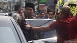 Potret Jokowi Didampingi Gibran Melayat ke Rumah Duka Hamzah Haz