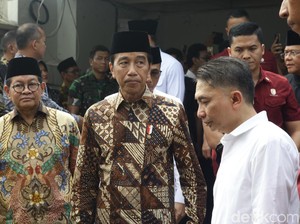 Jokowi Berduka Meninggalnya Hamzah Haz: Beliau Mengabdi untuk Bangsa