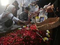 Potret Upacara Militer Iringi Pemakaman Hamzah Haz