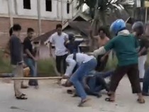 Detik-detik Mengerikan Pria Tewas Ditebas Bertubi-tubi di Tepi Jalan Kendari