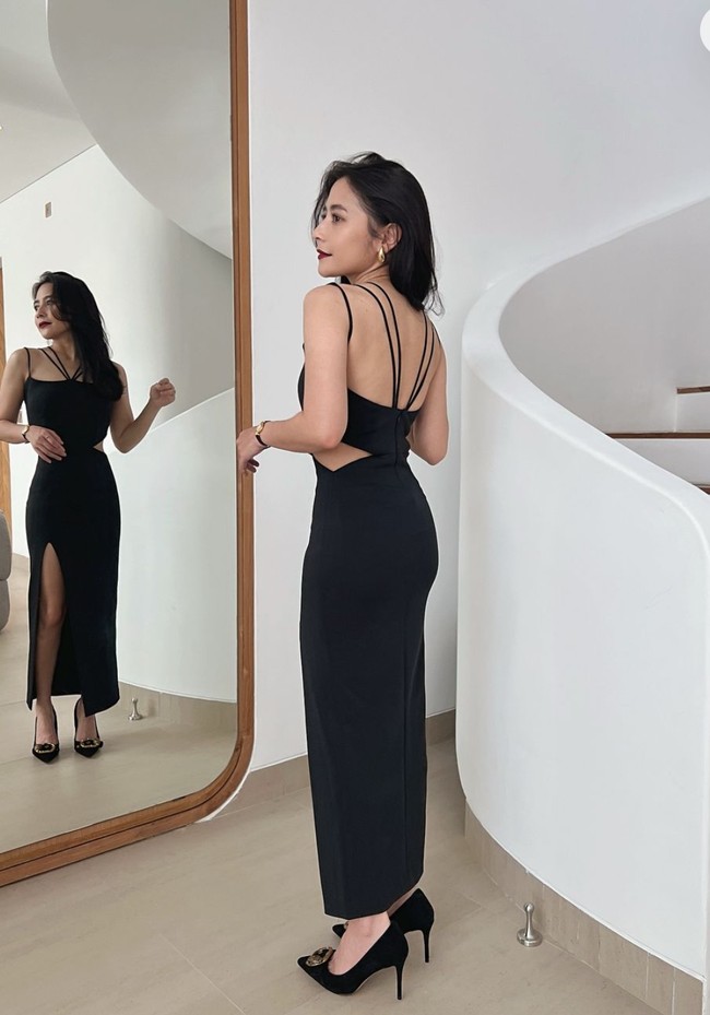 Prilly sendiri tampaknya lebih nyaman dengan bentuk tubuhnya saat ini. Hal itu terlihat dari unggahan-unggahannya yang kerap pamer tubuh langsing. Foto: Instagram/@prillylatuconsina96