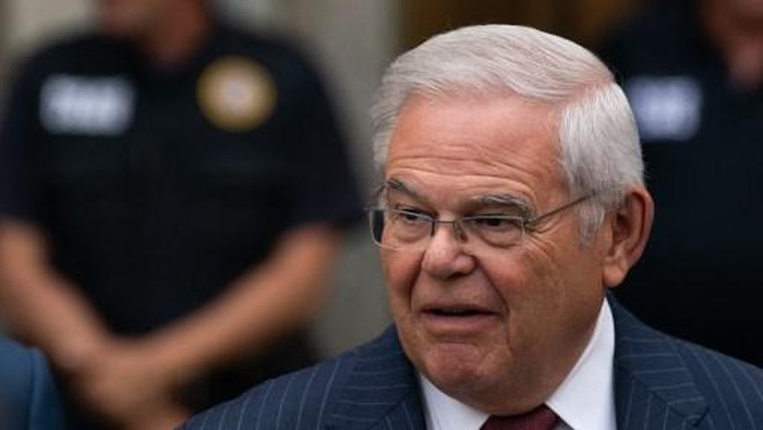 NEW YORK, NEW YORK - JULY 16: U.S. Sen. Bob Menendez (D-NJ) speaks to the media as he exits Manhattan federal court on July 16, 2024 in New York City. Menendez and his wife Nadine are accused of taking bribes of gold bars, a luxury car, and cash in exchange for using Menendezs position to help the government of Egypt and other corrupt acts according to an indictment from the Southern District of New York. The jury found Menendez guilty on all counts.   Adam Gray/Getty Images/AFP (Photo by Adam Gray / GETTY IMAGES NORTH AMERICA / Getty Images via AFP)