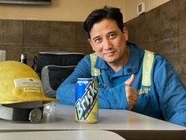 Gaya Tengku Firmansyah Jadi Buruh Pabrik di Kanada