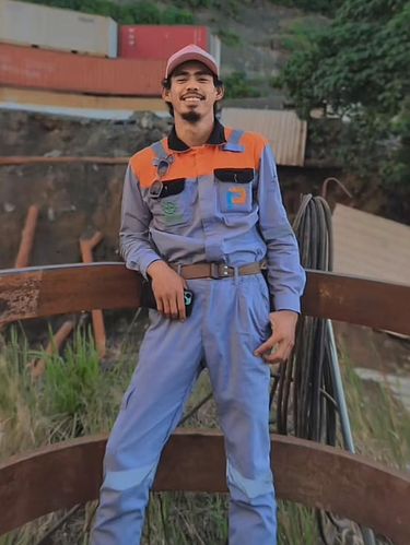 Viral pria asal Maluku Utara ini disebut mirip dengan Dali Wassink Viral pria asal Maluku Utara ini disebut mirip dengan Dali Wassink, mendadak jadi atensi di media sosial.