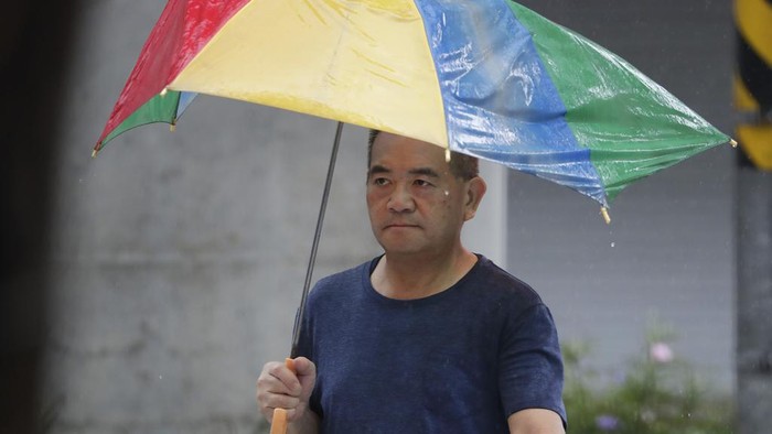 Warga Taiwan Kewalahan Hadapi Topan Gaemi Topan Gaemi yang disertai hujan deras terjadi di Taipei, Taiwan. Angin topan tersebut membuat warga kewalahan saat berada di luar rumah.