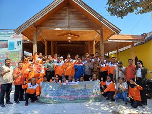 Warga di Sekitar Fuel Terminal Pertamina Tuban Latihan Tanggap Bencana
