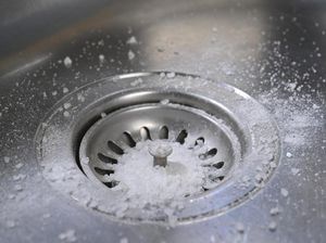 Selain Melezatkan Masakan, Garam Bisa Dipakai untuk Bersihkan Peralatan Dapur